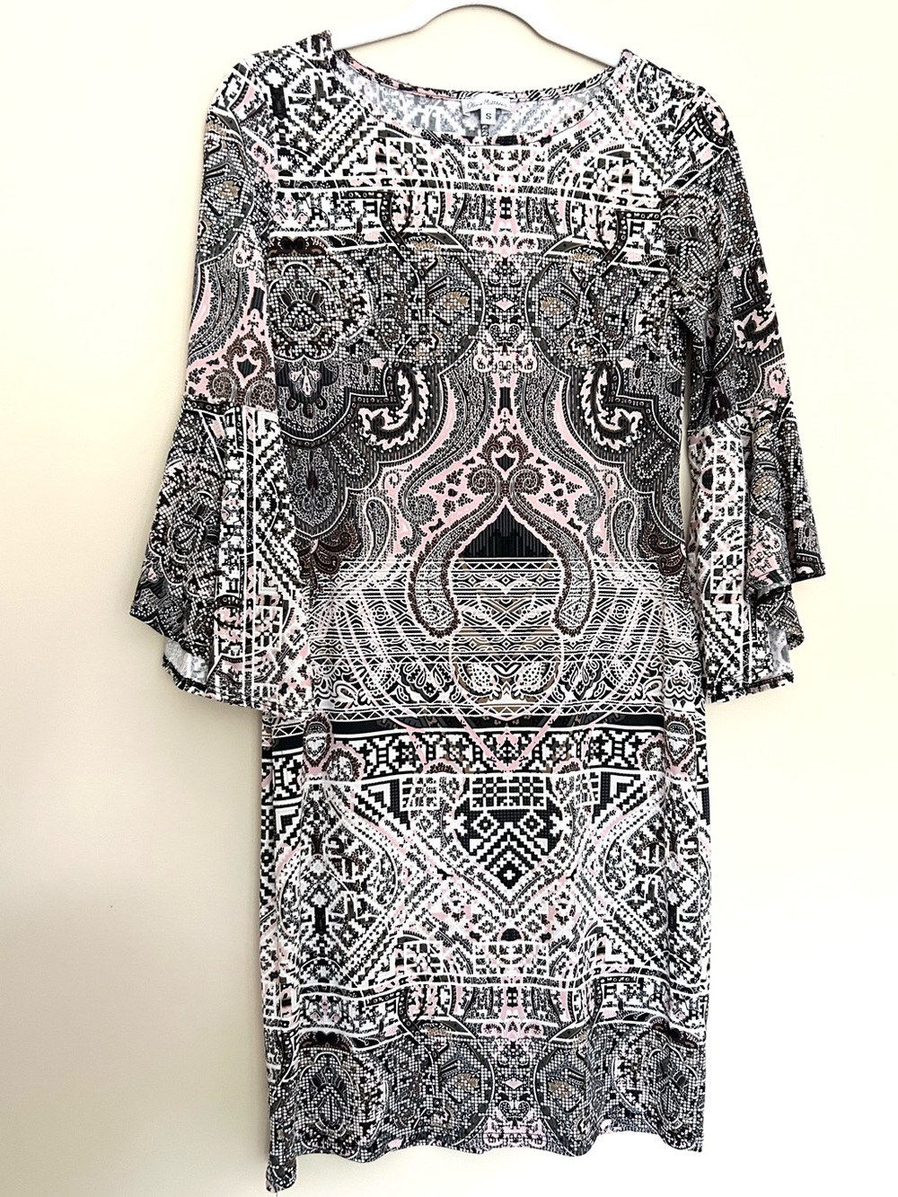 Olivia Matthews Black, White & Pink Patterned Bell-Sleeve Dress